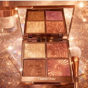 CHARLOTTE TILBURY Glowgasm Face Palette Lightgasm Light/MedRadiant Highlighter